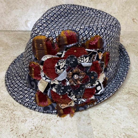Frayed Flower Hat - Picture 1 of 4